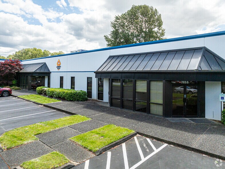 More Photos Of 7859-7877 S 180th St, Kent Unknown For Lease