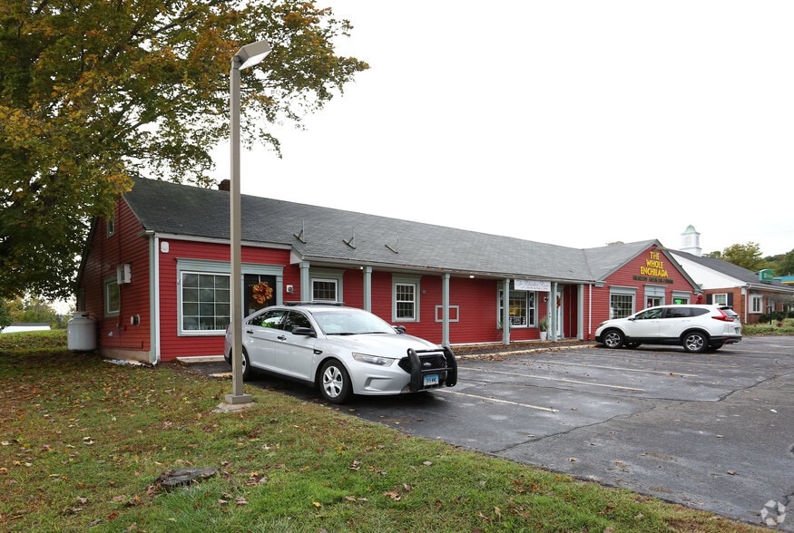 More Photos Of 370 Main St, Durham Freestanding For Lease