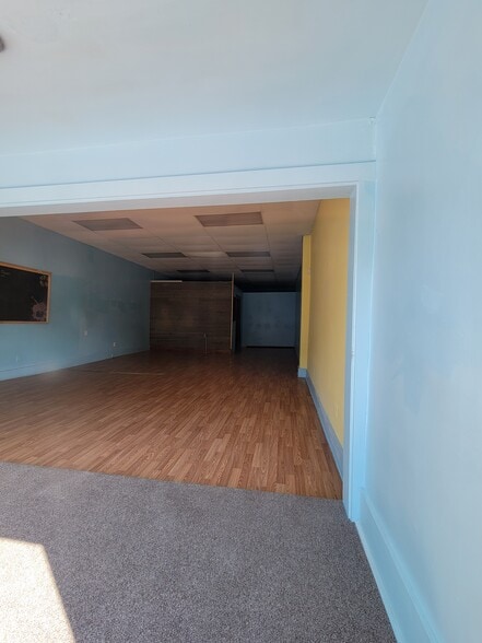 More Photos Of 19 E High St, Elizabethtown Apartments For Lease