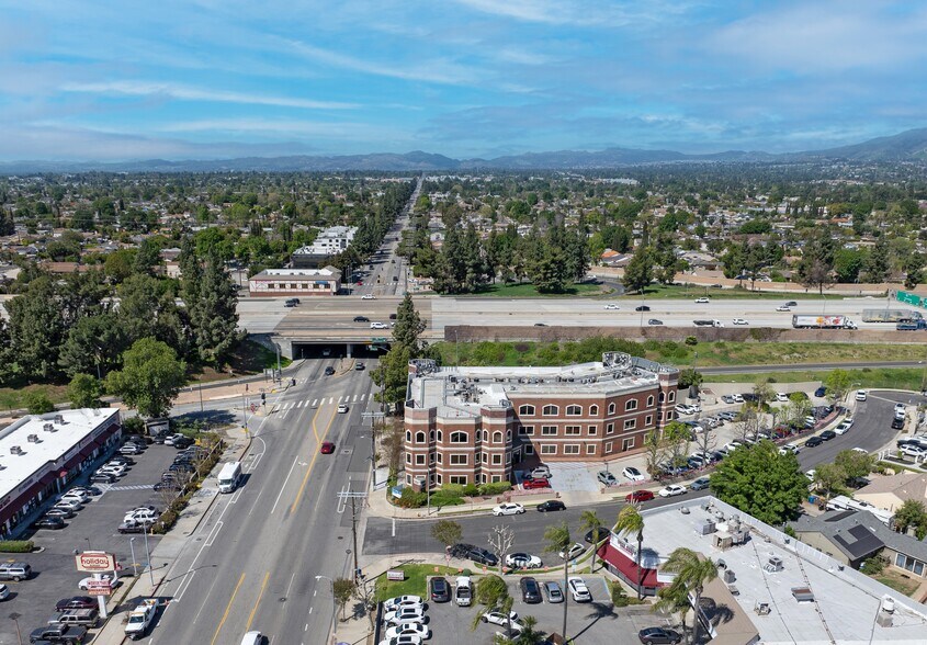 More Photos Of 15545 Devonshire St, Mission Hills Office For Lease