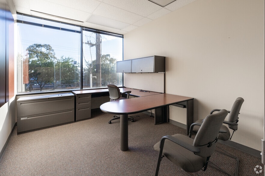 Photo of 2nd Floor Ste 2401-200