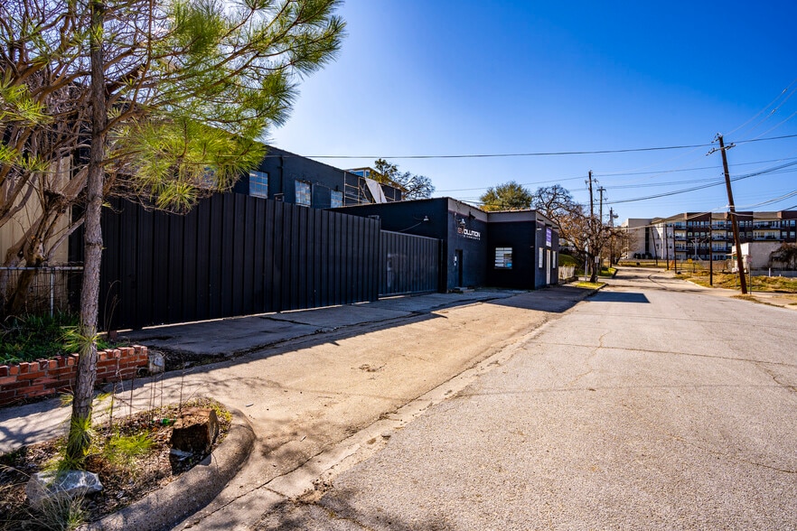 More Photos Of 1204 Powhattan St, Dallas Industrial For Sale