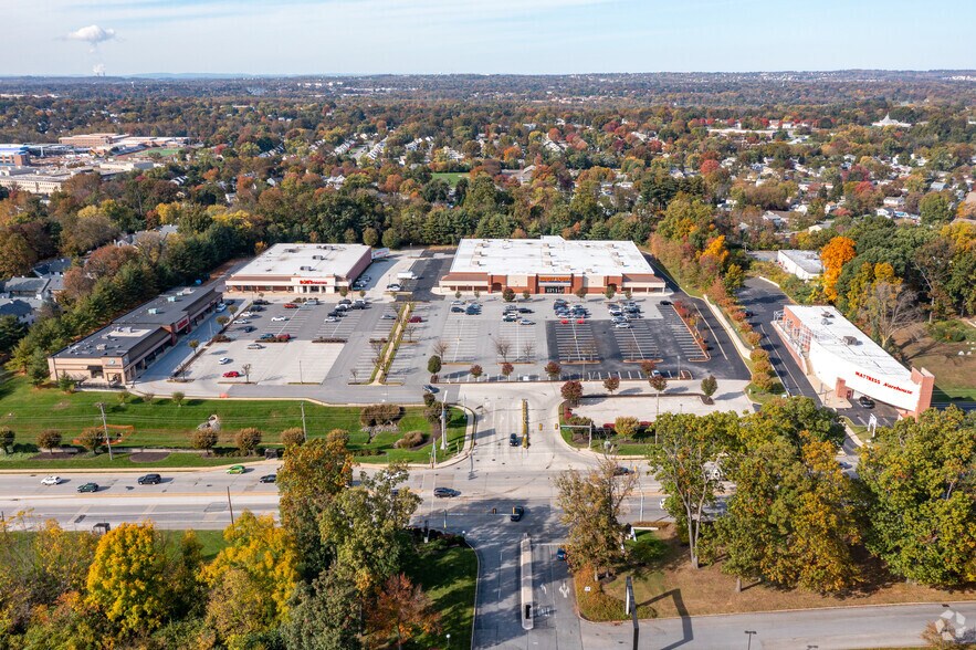 More Photos Of 268 W Dekalb Pike, King Of Prussia Freestanding For Lease