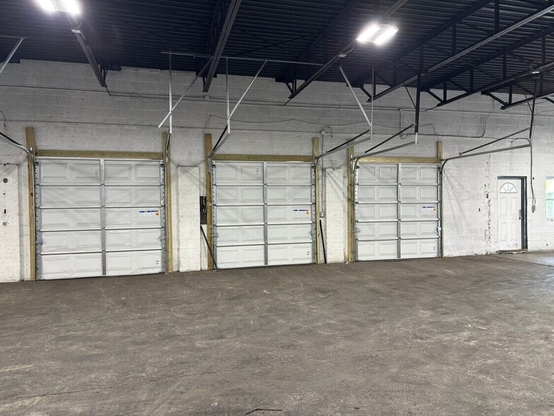 More Photos Of 105 Meade Rd, Syracuse Truck Terminal For Sale