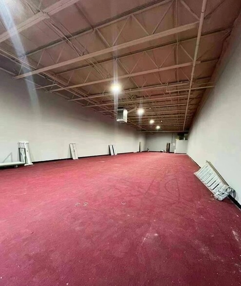 More Photos Of 168 Broad Hollow Rd, Farmingdale Freestanding For Lease