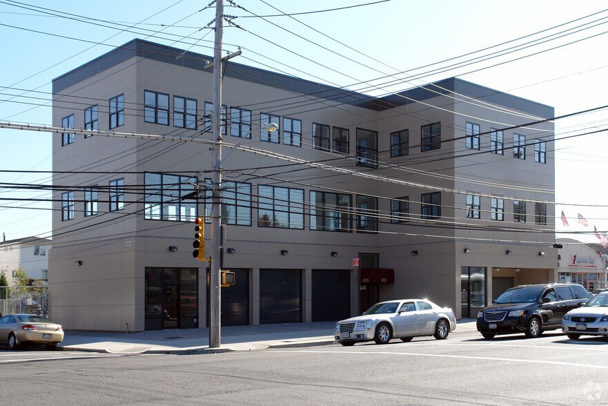 More Photos Of 2000 Hylan Blvd, Staten Island Coworking Space