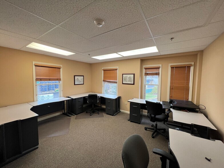 More Photos Of 6069 Kellers Church Rd, Pipersville Office For Sale