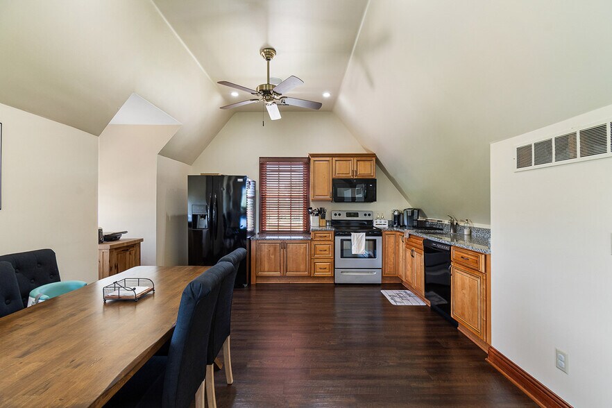 More Photos Of 5495 Meese Rd NE, Louisville Sports And Entertainment For Sale