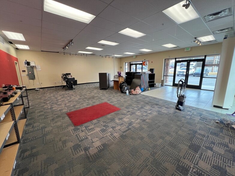 More Photos Of 189 N Highway 89, North Salt Lake Showroom For Lease