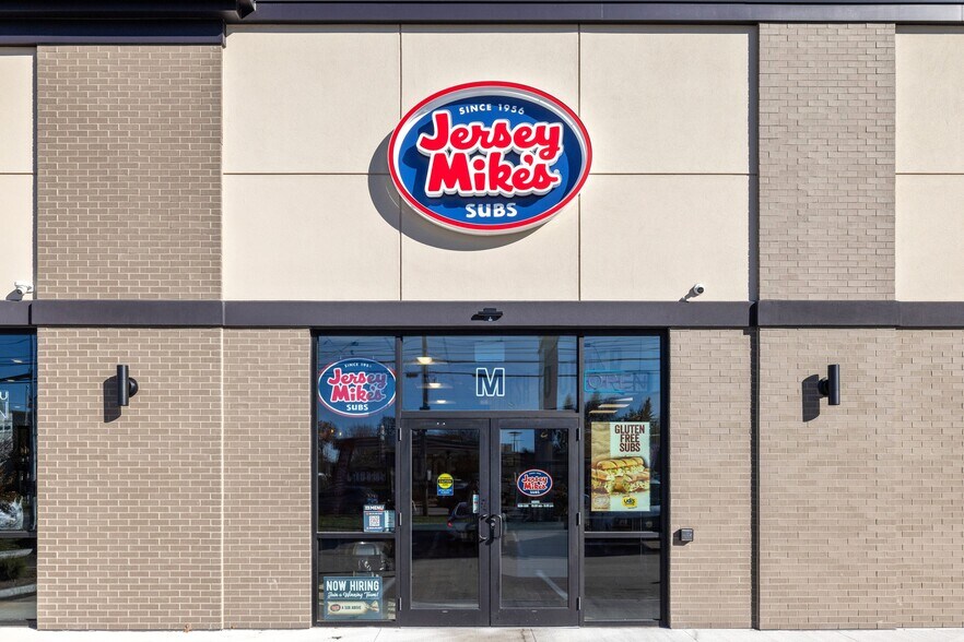 More Photos Of 493 Amherst St, Nashua Freestanding For Lease