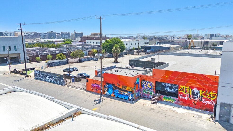 More Photos Of 527 Colyton St, Los Angeles Land For Sale