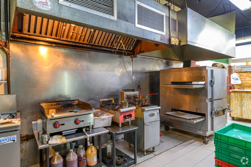 More Photos Of 417 8th St SE, Washington Storefront Retail Residential For Sale