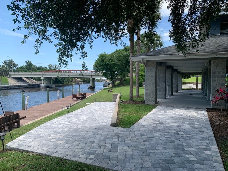 More Photos Of 1 Yacht Club Dr, Palm Coast Restaurant For Sale