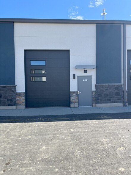 More Photos Of 1001 Depot Hill, Broomfield Showroom For Sale