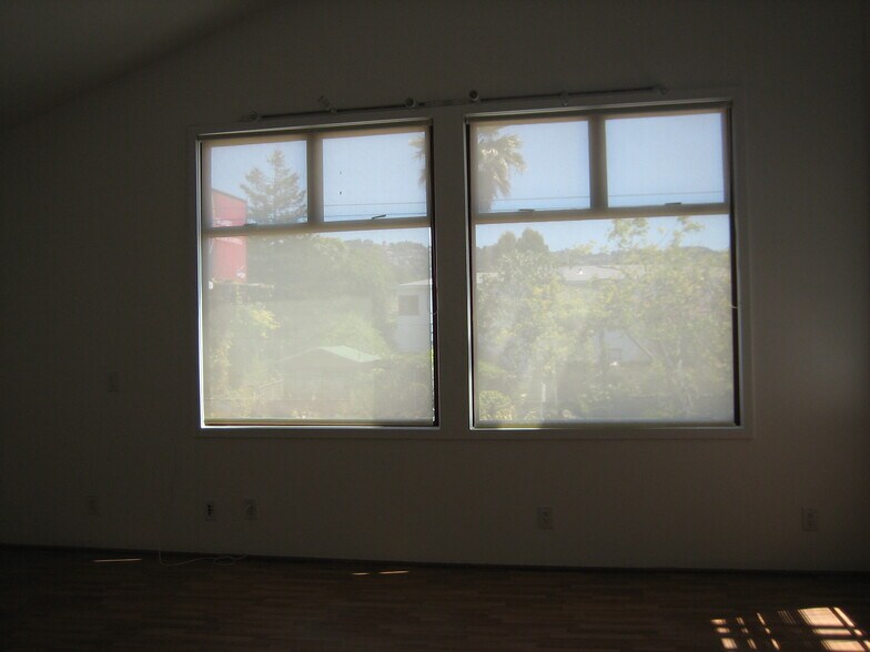 More Photos Of 6555-6557 Shattuck Ave, Oakland Office Residential For Lease