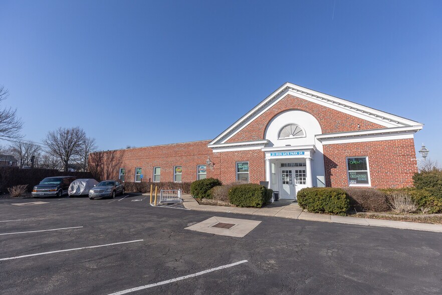 Primary Photo Of 20 Iron Gate Park Dr, Centerville Storefront Retail Office For Lease