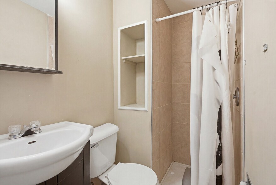 More Photos Of 389 Maple St, Saint Paul Apartments For Sale