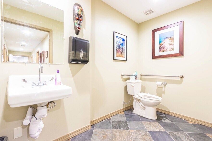 More Photos Of 207 E Monterey Way, Phoenix Office Residential For Sale