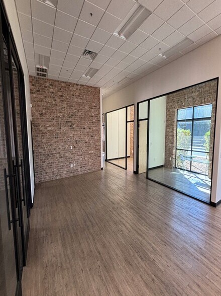More Photos Of 1710 E Robin Ln, Phoenix Warehouse For Sale