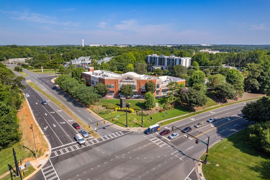 More Photos Of 2908 Oak Lake Blvd, Charlotte Unknown For Lease