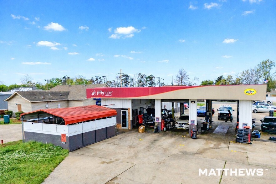 Primary Photo Of 2602 Ferrand St, Monroe Auto Repair For Sale