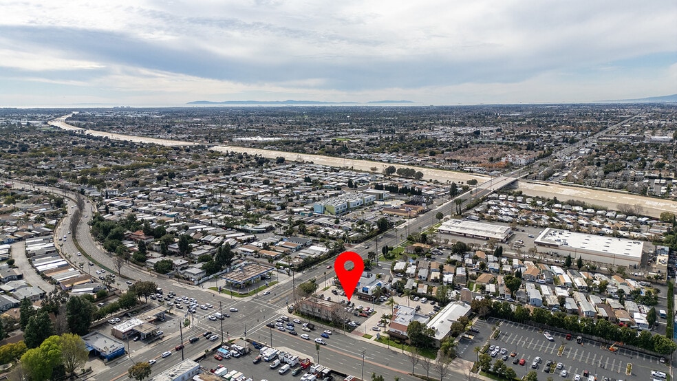 More Photos Of , Santa Ana General Retail For Sale