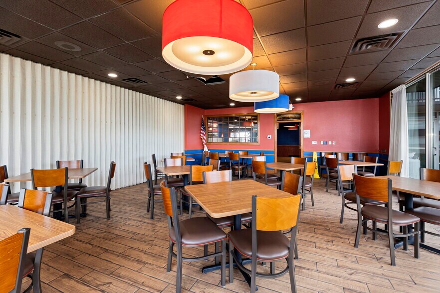 More Photos Of 250 Conicville Rd, Mount Jackson Hotel For Lease