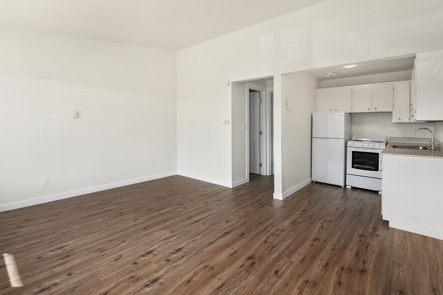 More Photos Of 12315 28th Ave NE, Seattle Apartments For Sale