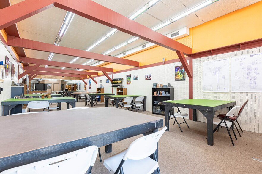 More Photos Of 13-15 W Main St, Fairborn Storefront For Sale