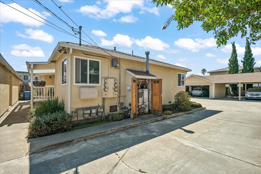 More Photos Of 26047 Gading Rd, Hayward Apartments For Sale