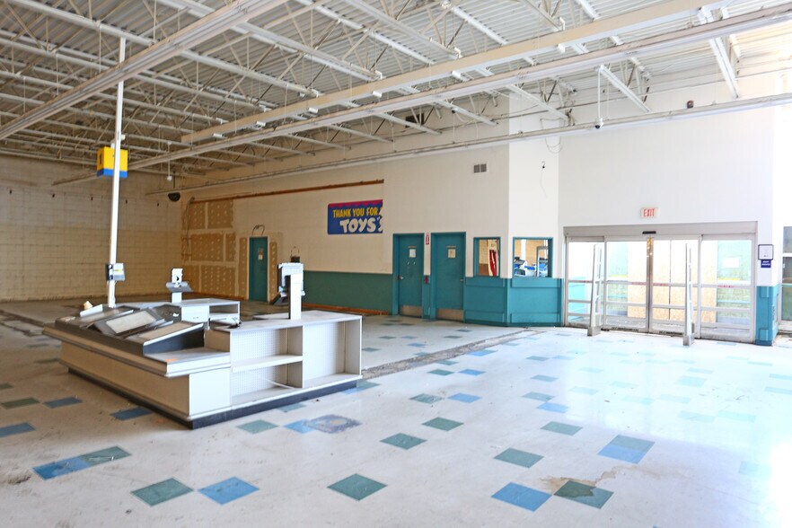 More Photos Of 2700 Sisk Rd, Modesto Freestanding For Lease