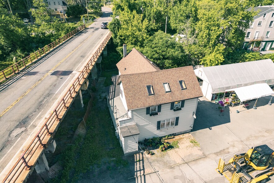More Photos Of 10 Wallace St, Otisville Freestanding For Sale