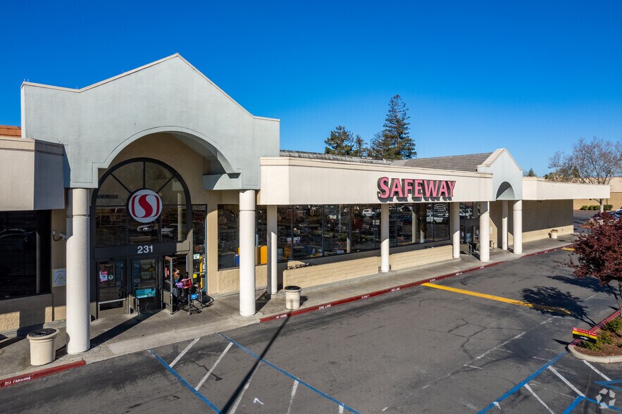 More Photos Of 215-277 W Jackson St, Hayward Unknown For Lease
