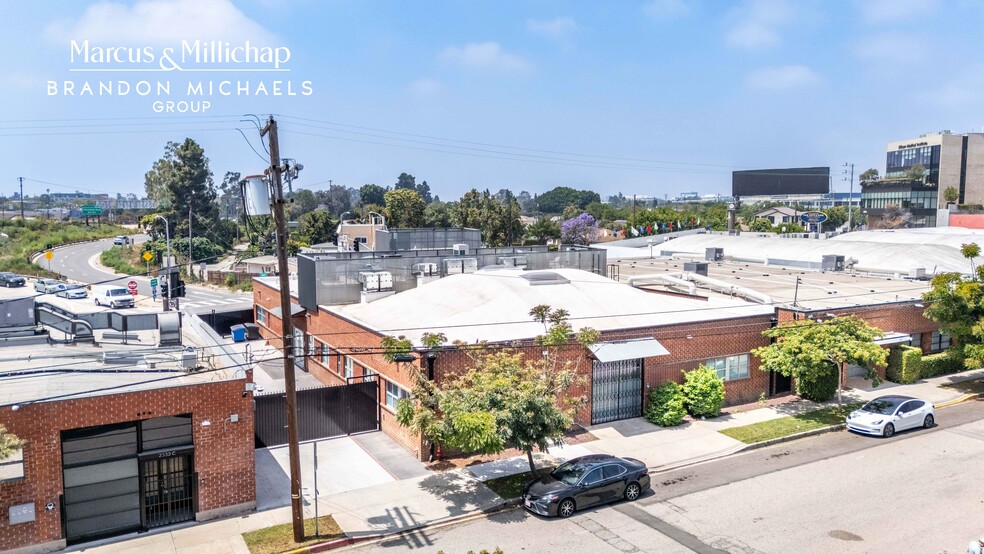 Primary Photo Of 2275 S Carmelina Ave, Los Angeles Showroom For Sale