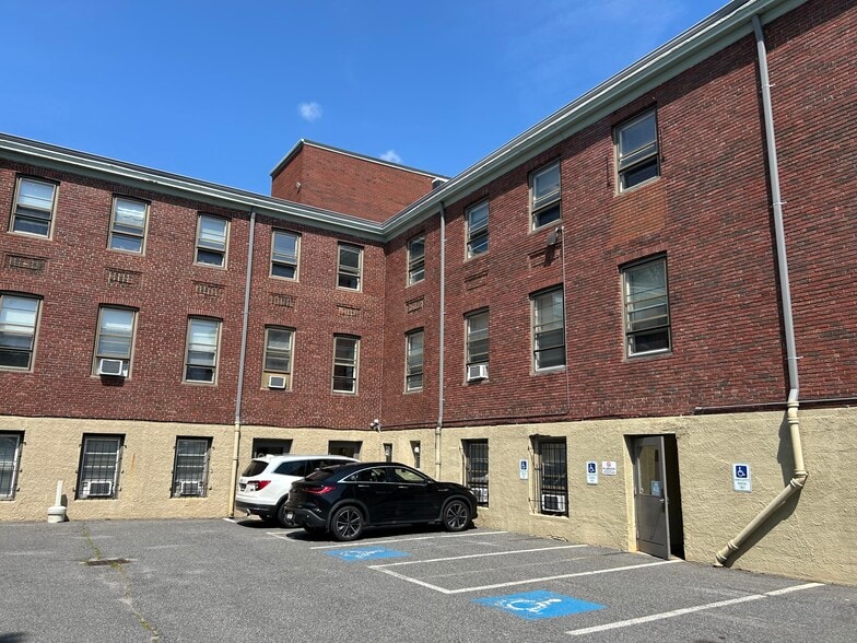 More Photos Of 35 Harvard St, Worcester Office For Lease