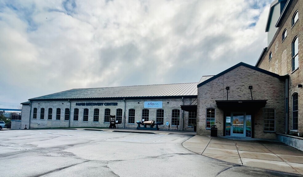 More Photos Of 425 W Water St, Appleton Office For Lease