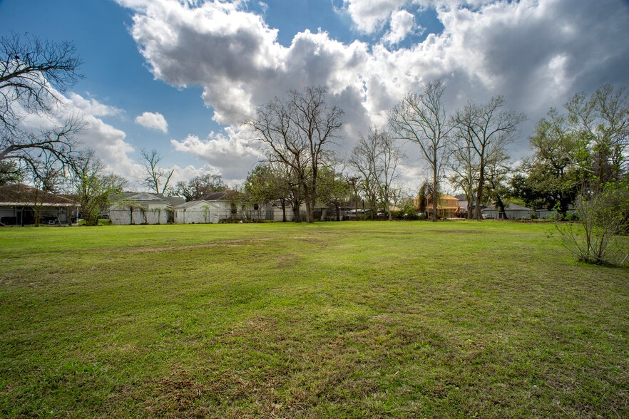 More Photos Of 910 Brenda St, Houston Warehouse For Sale
