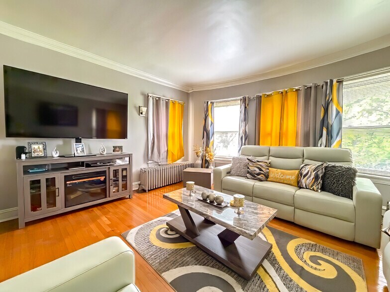 More Photos Of 8201 S. Vernon, Chicago Multifamily For Sale