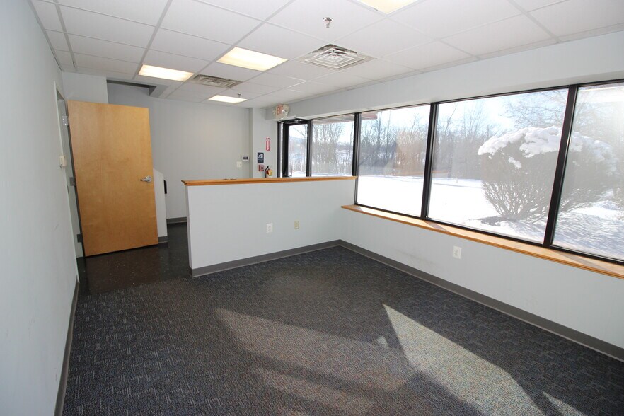 More Photos Of 731 Wambold Rd, Souderton Warehouse For Lease