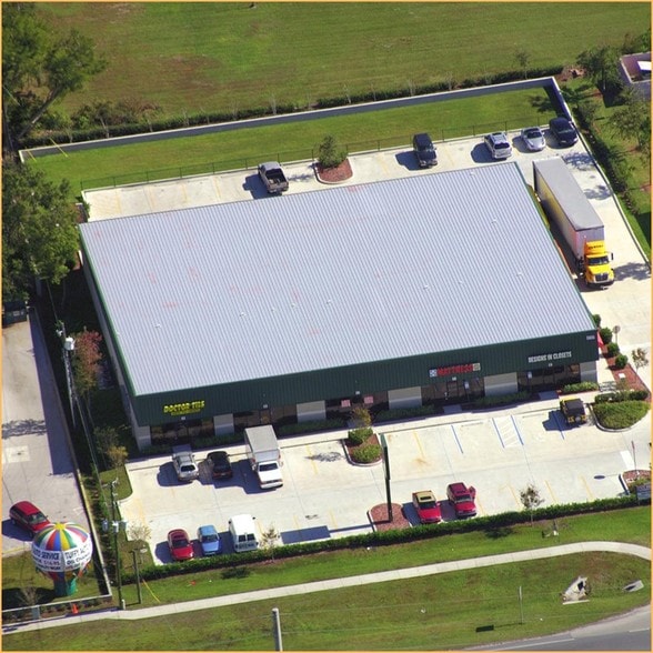 Primary Photo Of 2727 N John Young Pky, Kissimmee Light Manufacturing For Lease
