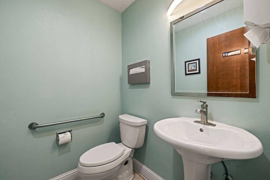 More Photos Of 7001 Greenback Ln, Citrus Heights Medical For Sale