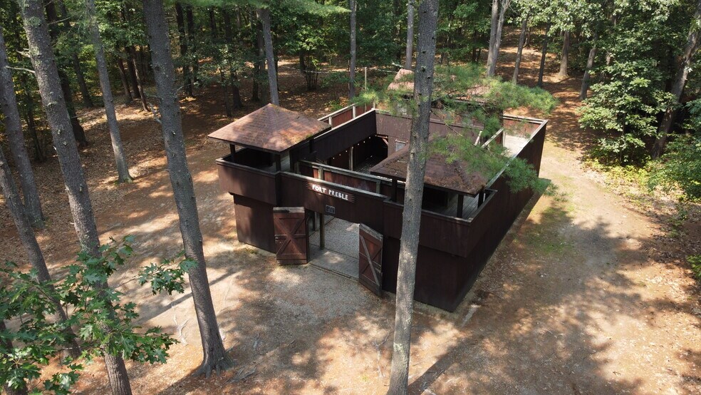 More Photos Of 12 W Shore Park Rd, Kingston Specialty For Sale