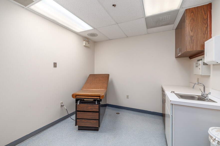 More Photos Of 792 N Main St, North Syracuse Medical For Lease