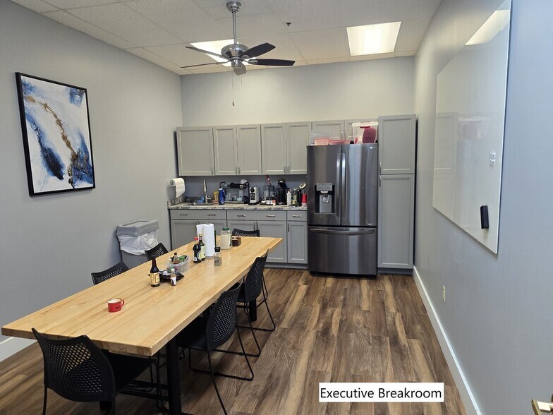 More Photos Of 11111 N 46th St, Tampa Research And Development For Sale