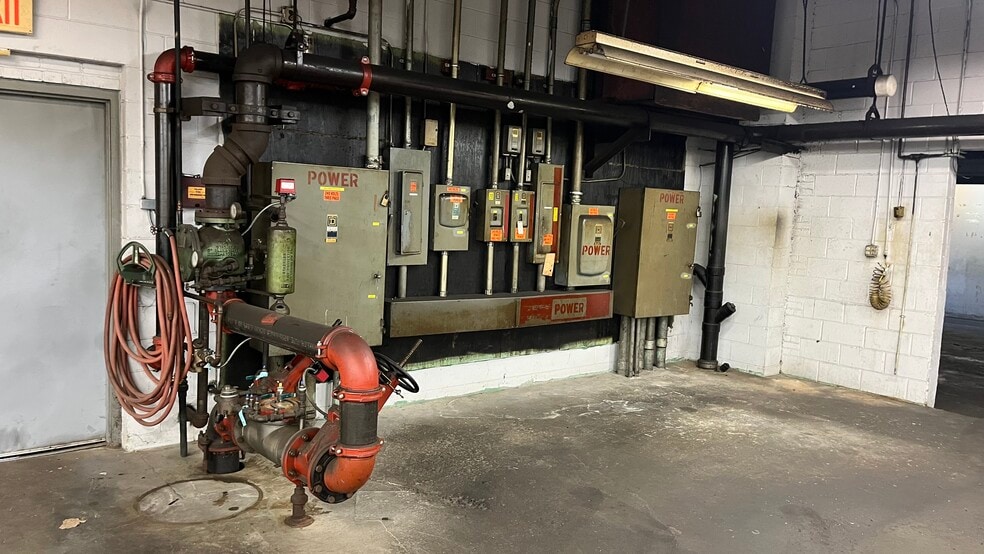 More Photos Of 304 Seaview Ave, Bridgeport Manufacturing For Lease