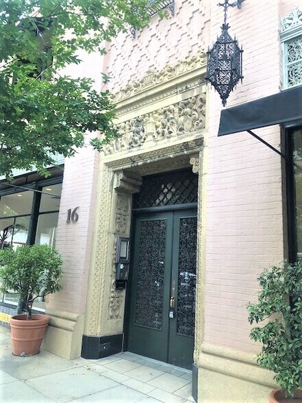 More Photos Of 12-22 S Oakland Ave, Pasadena Storefront Retail Office For Lease