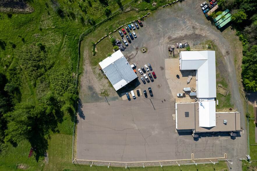 More Photos Of 6671 Lake Blvd, Wyoming Service For Lease