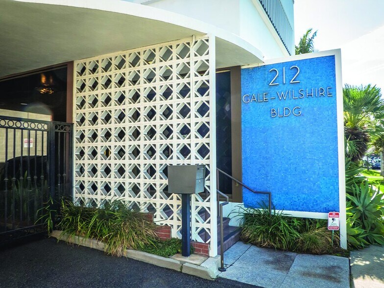 More Photos Of 212 S Gale Dr, Beverly Hills Office For Lease