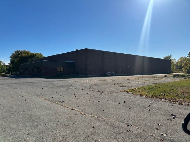 More Photos Of 5 Pruyn's Island Dr, Glens Falls Unknown For Lease