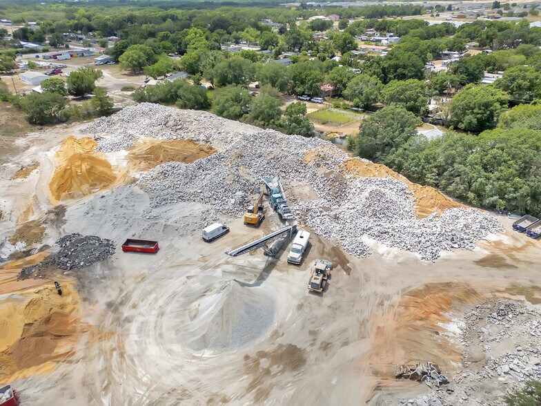 More Photos Of 205 Bomber Rd, Winter Haven Land For Lease